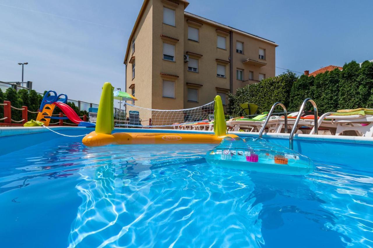 Pool&garden